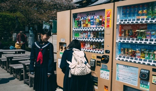  School Vending Machines Should Carry Junk Food